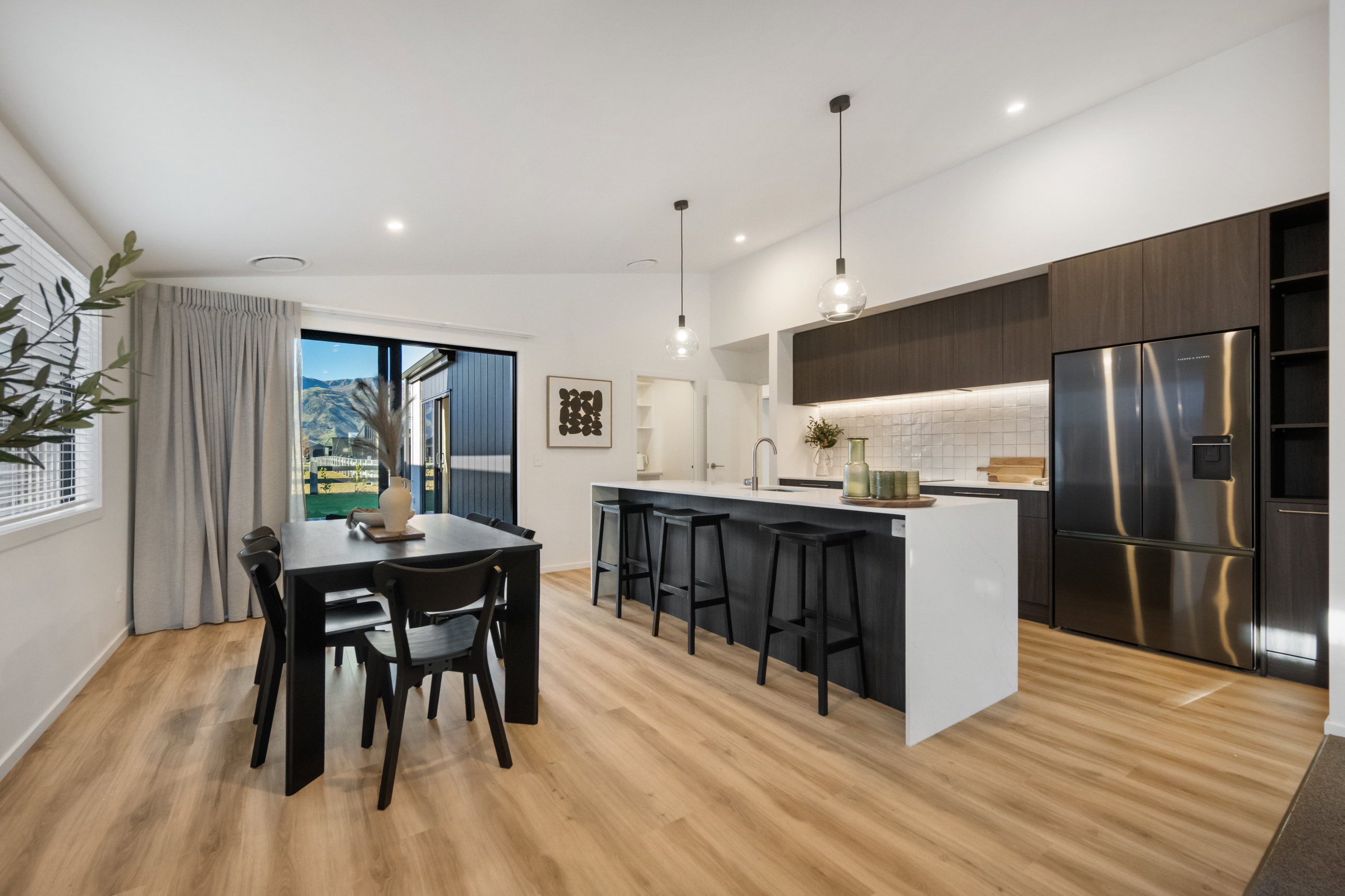 Lake Hāwea Showhome image 3